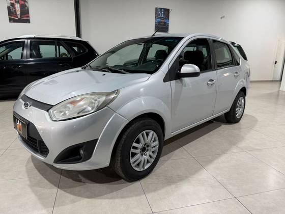 FORD FIESTA 1.6 ROCAM SEDAN 8V FLEX 4P MANUAL